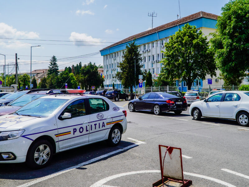 escroaca din sibiu care a vândut brățări contrafăcute, cercetată în libertate