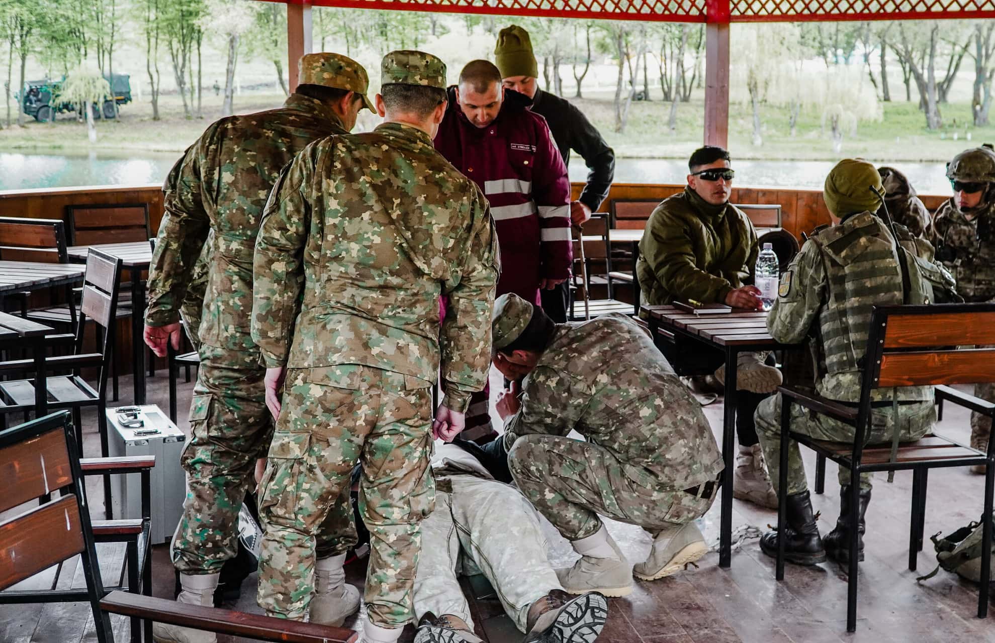 Reportaj - O zi de antrenamente alături de studenții de la AFT - Elicoptere militare în acțiune la poligonul din Daia (VIDEO FOTO)