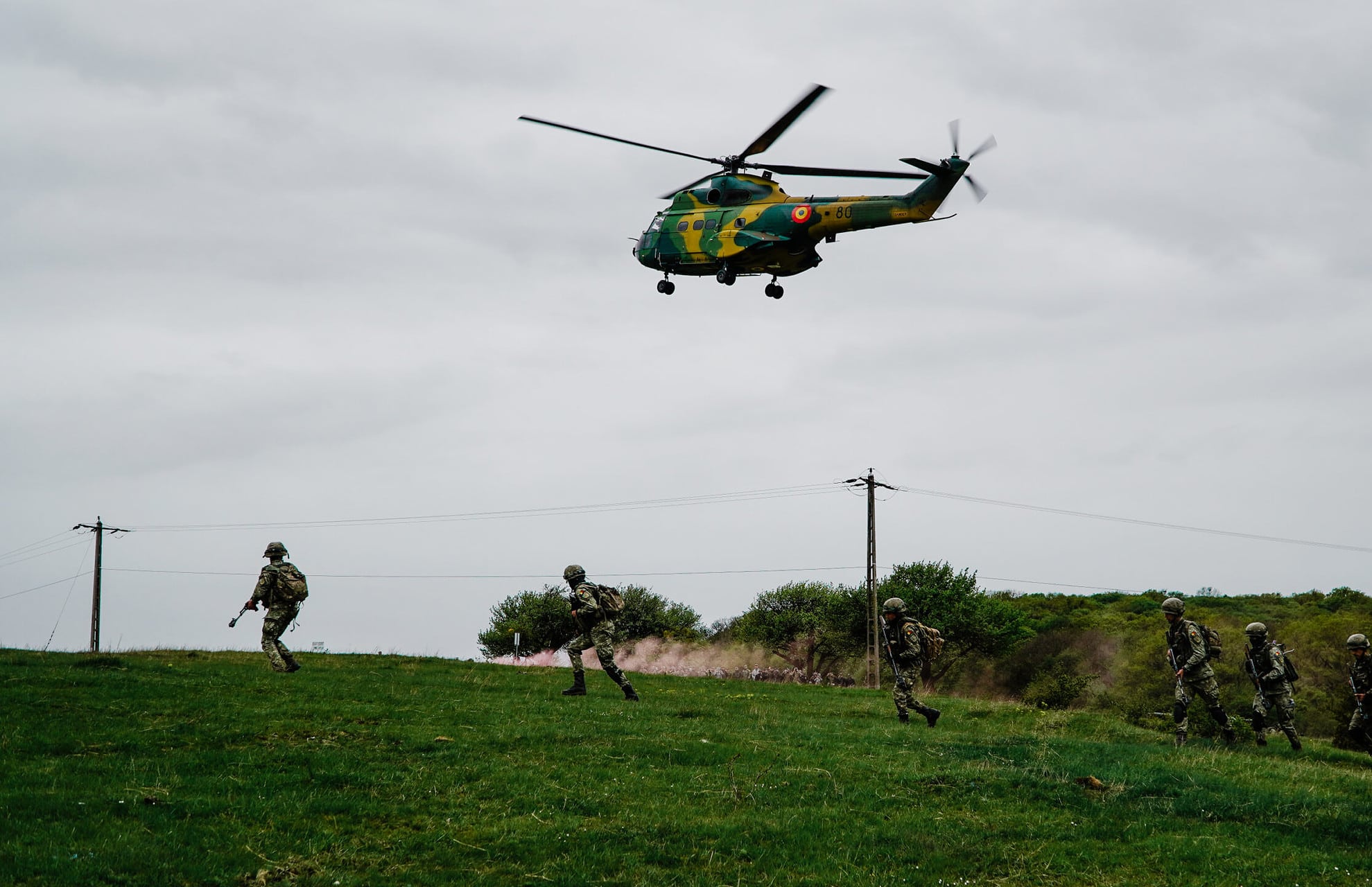 Reportaj - O zi de antrenamente alături de studenții de la AFT - Elicoptere militare în acțiune la poligonul din Daia (VIDEO FOTO)