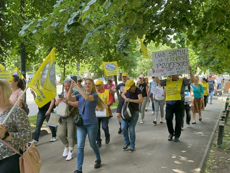 greva din educație continuă - sindicaliștii nemulțumiți de noua ofertă a guvernului