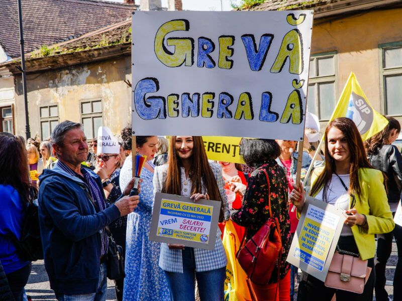 greva profesorilor continuă - elevii din sibiu nu se pot înscrie la bacalaureat din cauza mediilor neîncheiate