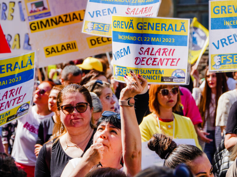 profesorii, sătui de promisiuni. noul an școlar ar putea începe cu proteste