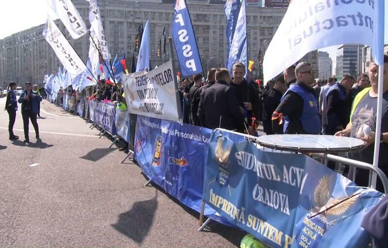 militarii în rezervă și polițiștii din penitenciare protestează pentru majorări de salarii