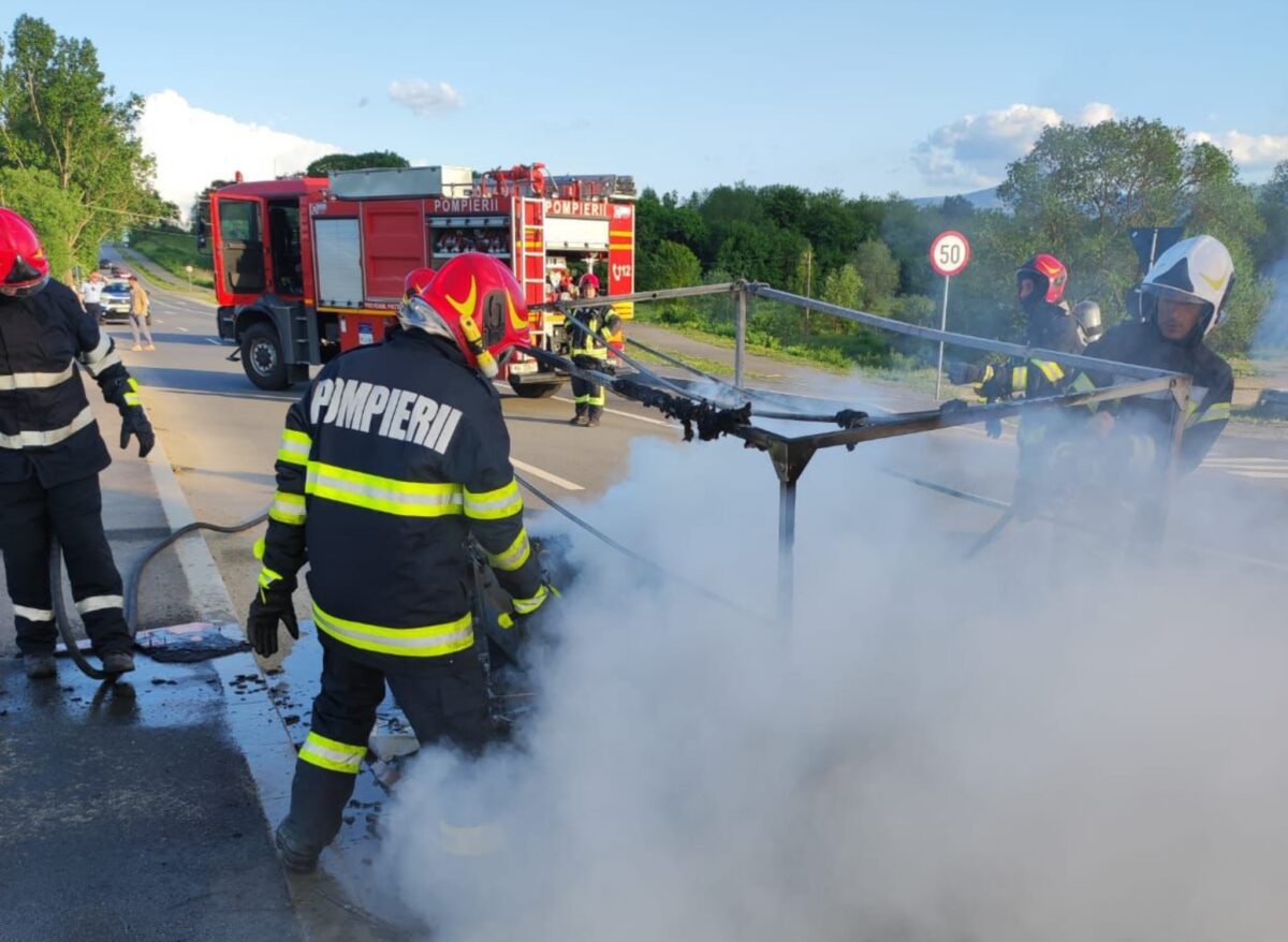 Incendiu la ieșire din Sibiu spre Cisnădie - A luat foc remorca unei mașini