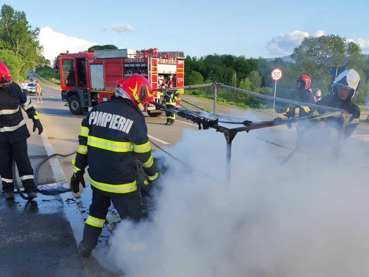 incendiu la ieșire din sibiu spre cisnădie - a luat foc remorca unei mașini