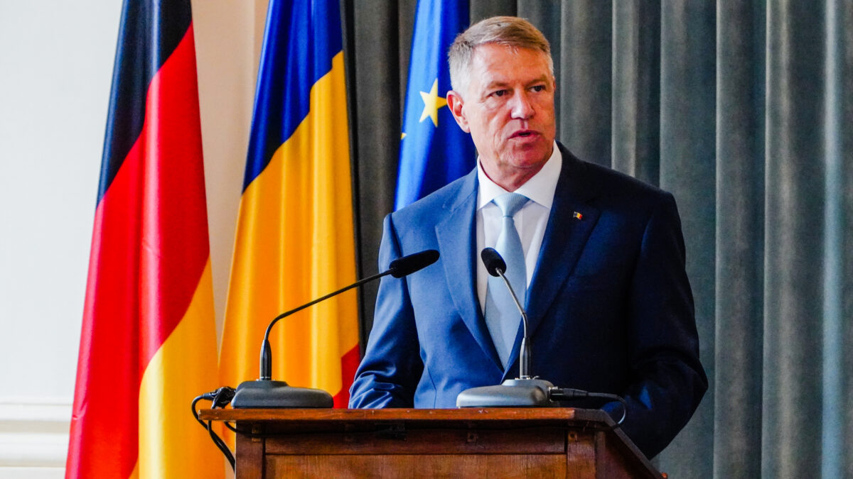 Klaus Iohannis a anunțat că intră în cursa pentru funcția de secretar general al NATO