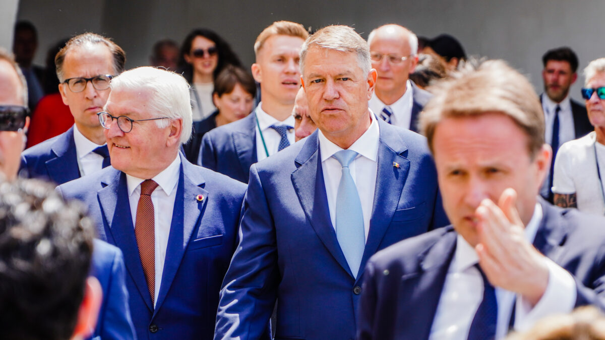 Klaus Iohannis a petrecut weekend-ul la Sibiu - Marți zboară cu avionul privat spre Vilnius