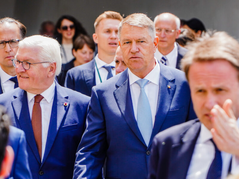 klaus iohannis a petrecut weekend-ul la sibiu - marți zboară cu avionul privat spre vilnius