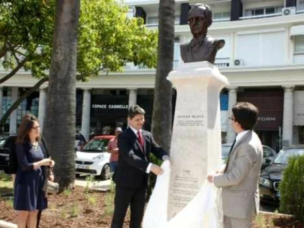 lucian blaga, admirat de portughezi - are un monument în inima orașului estoril