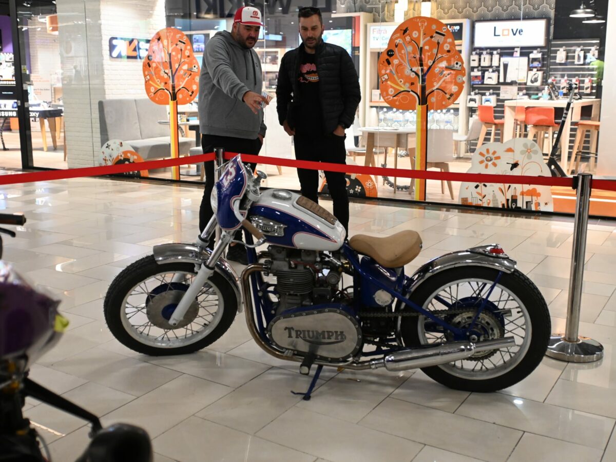 FOTO: Motociclete unice, construite de la zero, expuse în Promenada Mall la Sibiu Bike Show