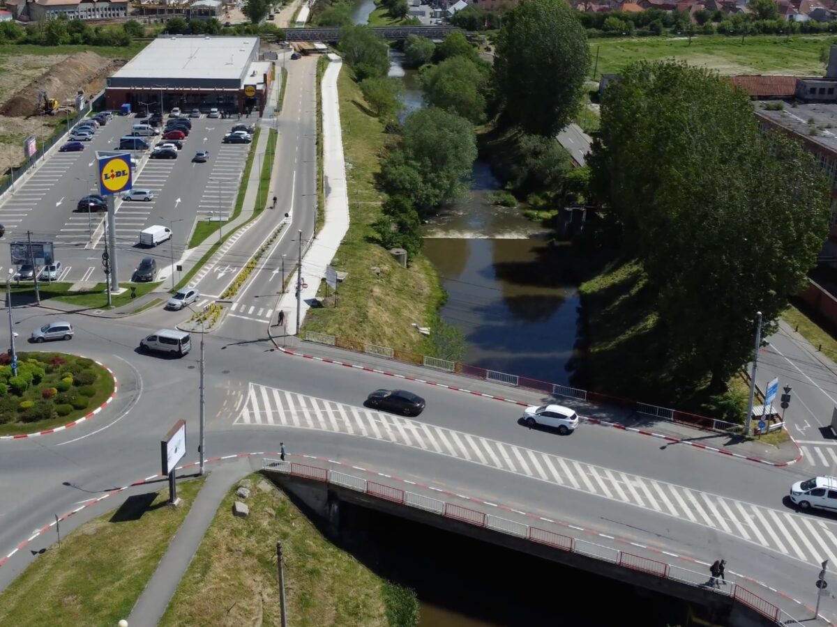 cum vor fi conectate traseele de biciclete de pe malurile cibinului - pista va subtraversa podul libertatea