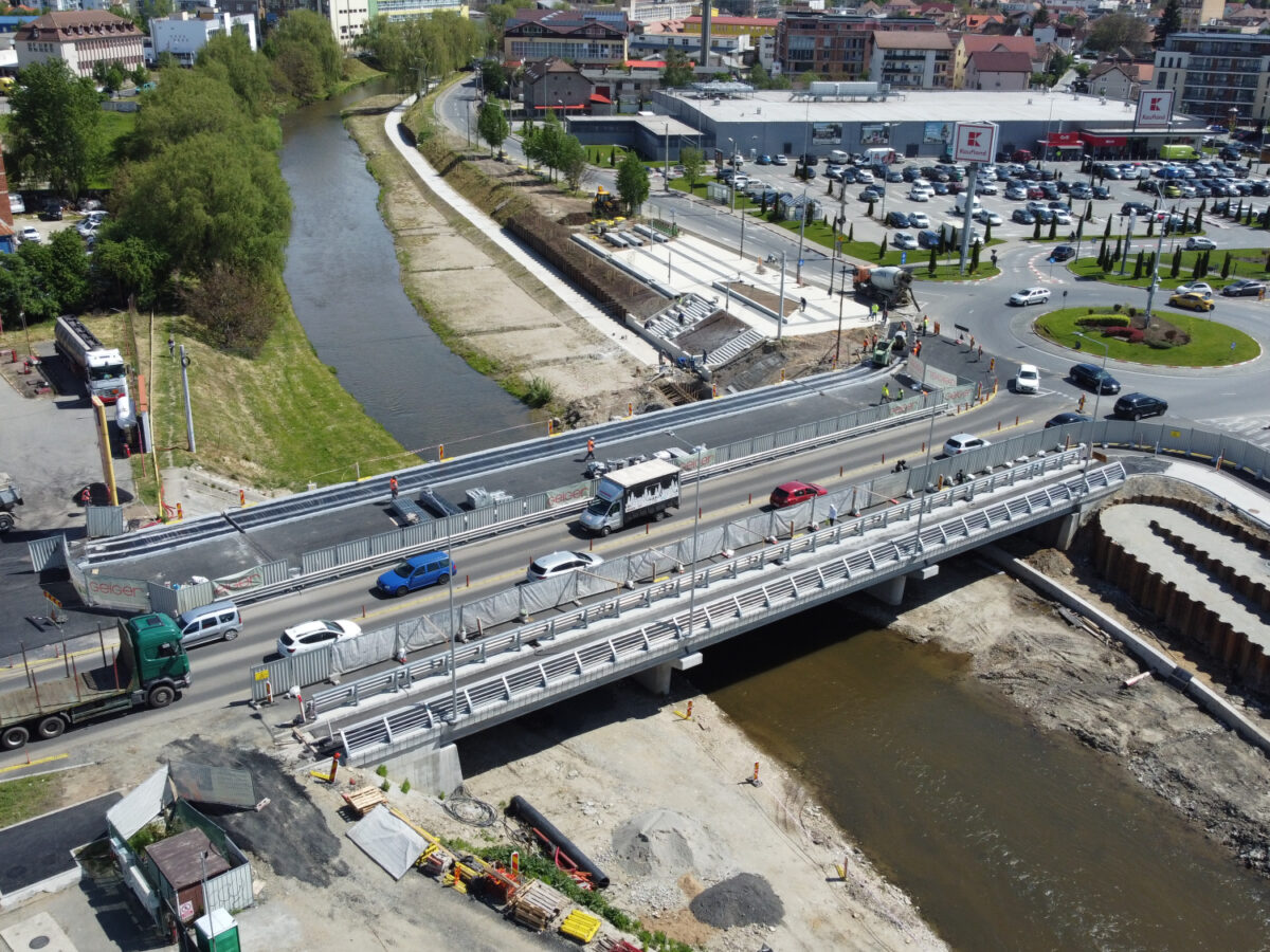 video: lucrările la podul peste cibin se apropie de finalizare - circulația, deschisă înainte de termen