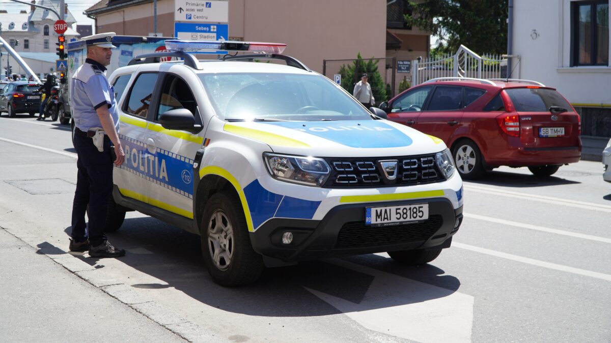 adolescent de 16 ani fără permis la volan în sibiu - a lovit un pieton în terezian