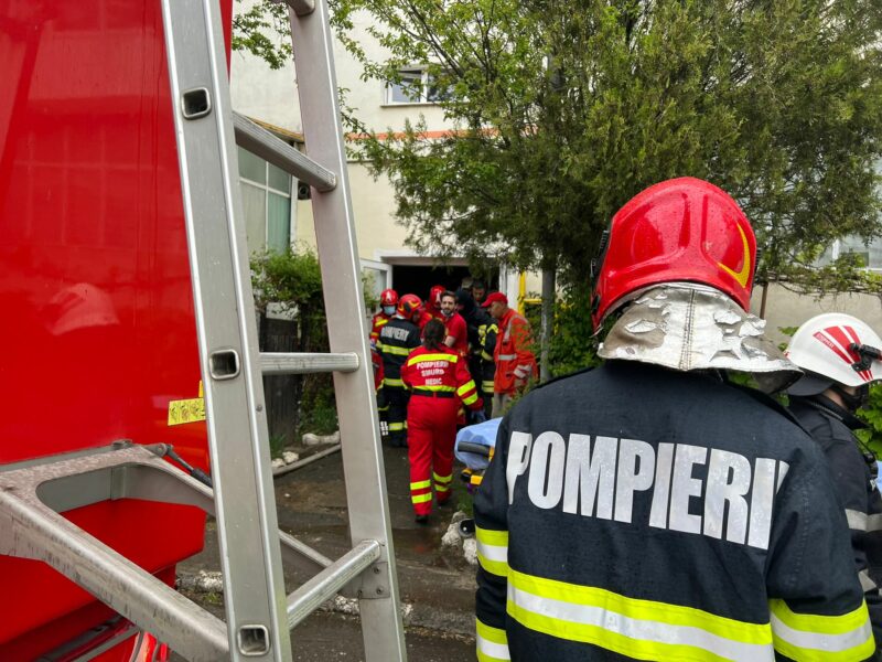 incendiu într-un apartament din valea aurie. locatarii din bloc, evacuați de urgență