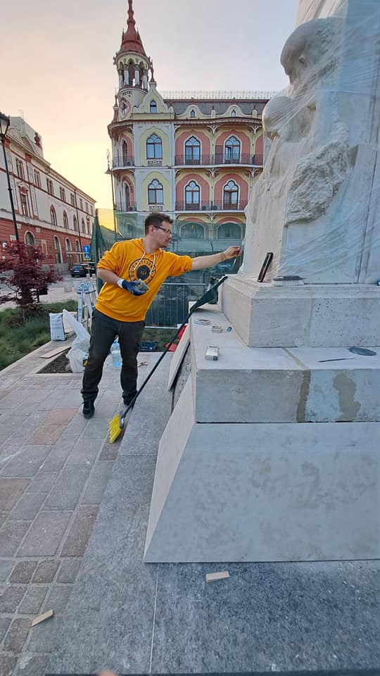 Statuie celebră din Oradea, readusă la viață de restauratori de la muzeul Brukenthal din Sibiu