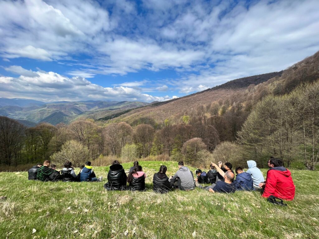 FOTO Vis împlinit pentru mai mulți copii defavorizați de pe Valea Hârtibaciu - S-au bucurat de prima tabără la munte