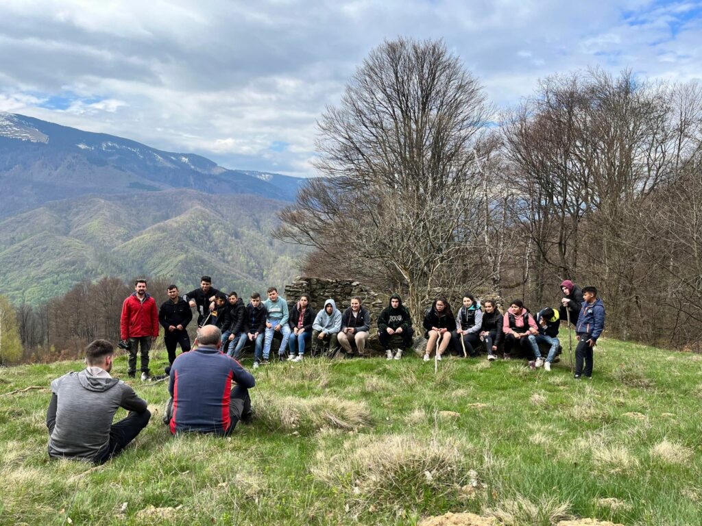 FOTO Vis împlinit pentru mai mulți copii defavorizați de pe Valea Hârtibaciu - S-au bucurat de prima tabără la munte