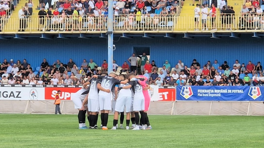 video acs mediaș promovează în liga 3 - echipa sibiană a câștigat clar returul cu cs gheorgheni, scor 4-0