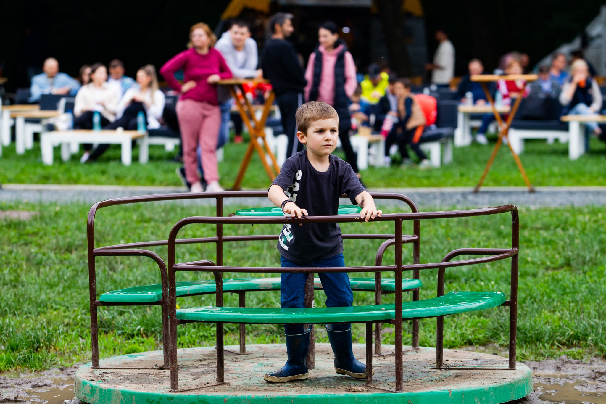 FOTO: A doua zi la I Love Șopa - Mii de oameni au venit să le vadă pe Delia, Mira și Ami - Duminică ne distrăm cu Gașca Zurli și Zdob și Zdub