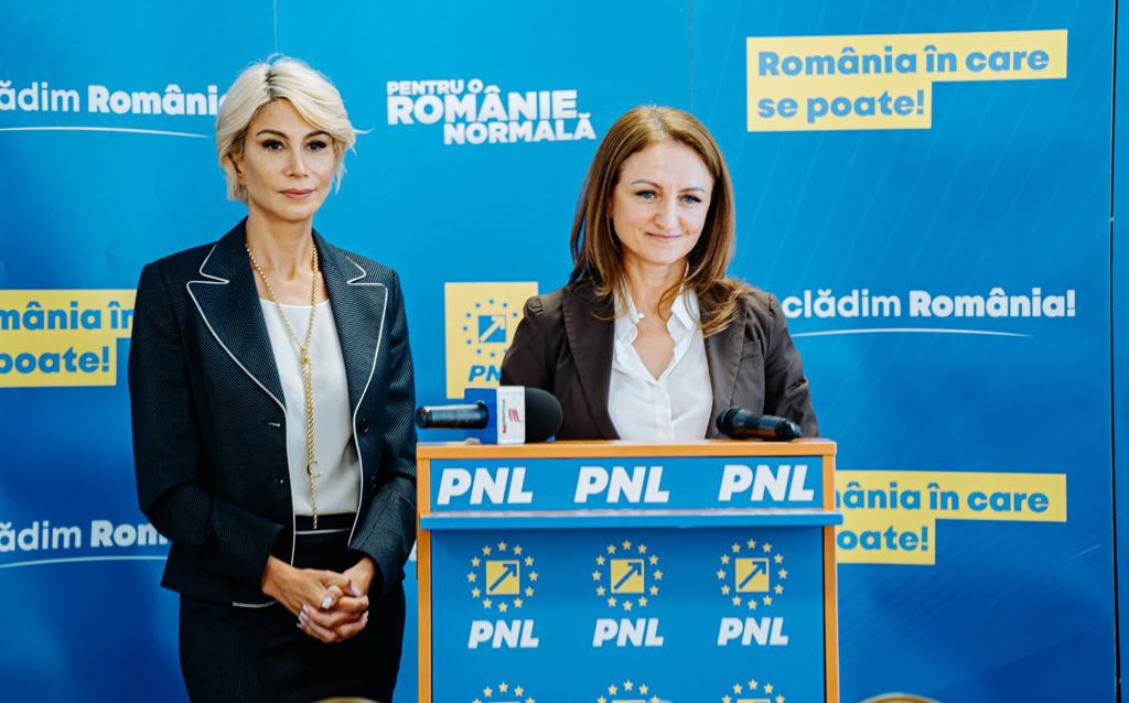 daniela cîmpean va candida pentru un nou mandat. raluca turcan spune că sibienii o preferă în sondaje