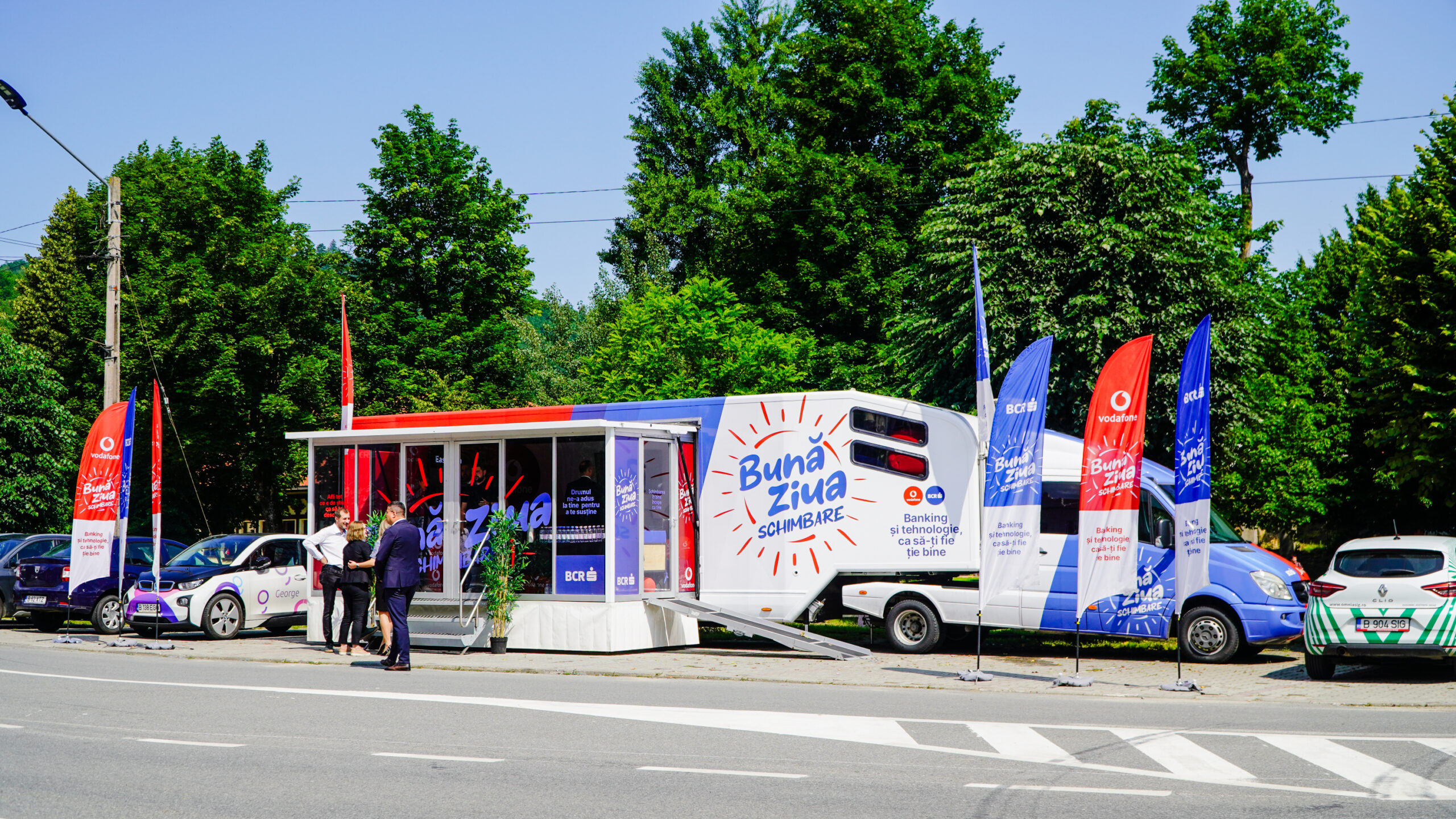 caravana „bună ziua, schimbare!” ajunge în premieră în județul sibiu, la săliște, unde locuitorii vor beneficia de acces mai ușor la un set complet de servicii - bancare, de asigurări și de telecomunicații