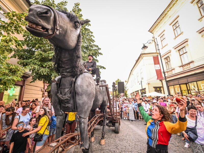 festivalul internațional de teatru sibiu primește placa de onoare a ordinului meritul civil al spaniei