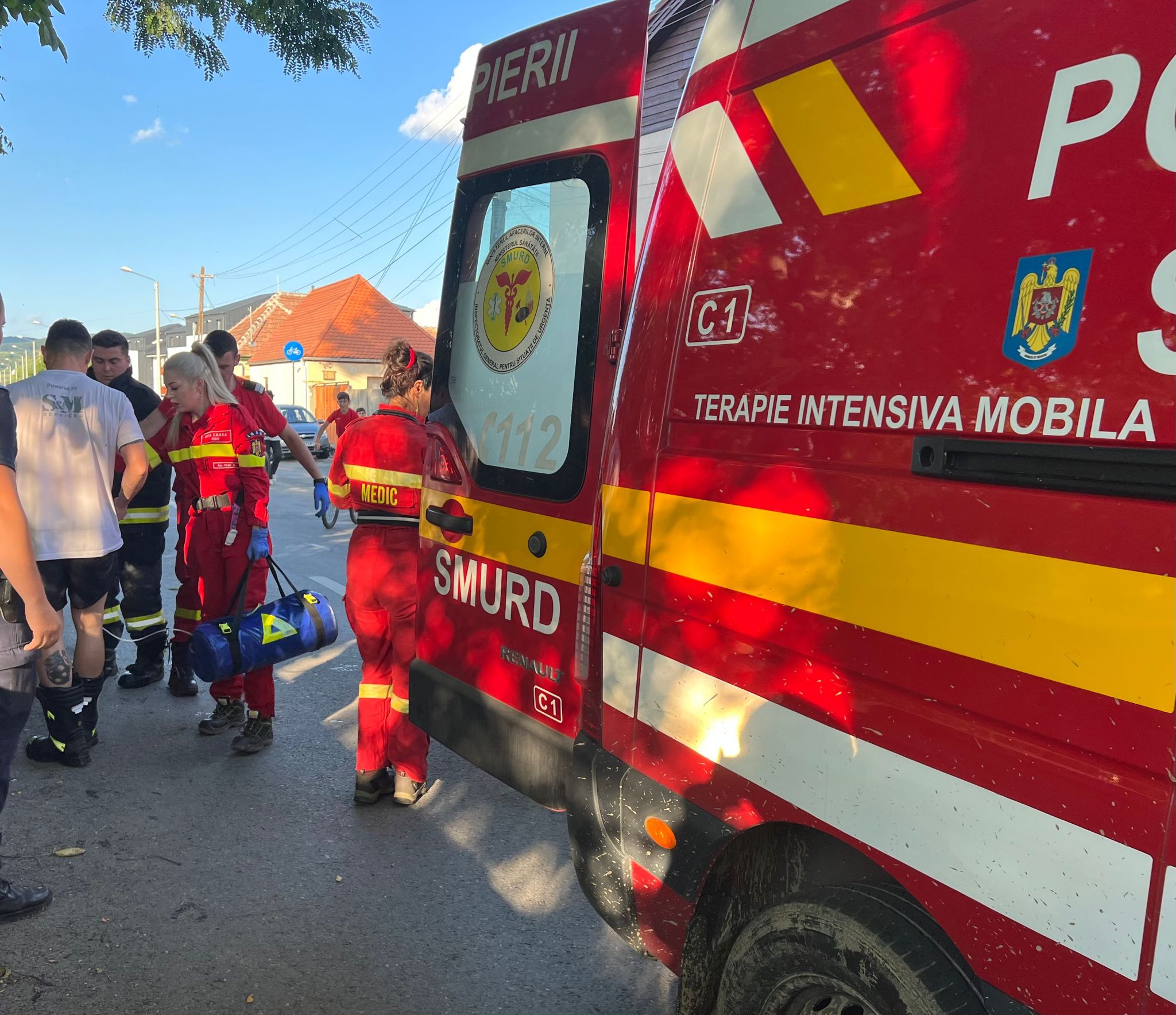 update: bărbat resuscitat, după ce a căzut în cibin în gușterița - a fost transportat la spital