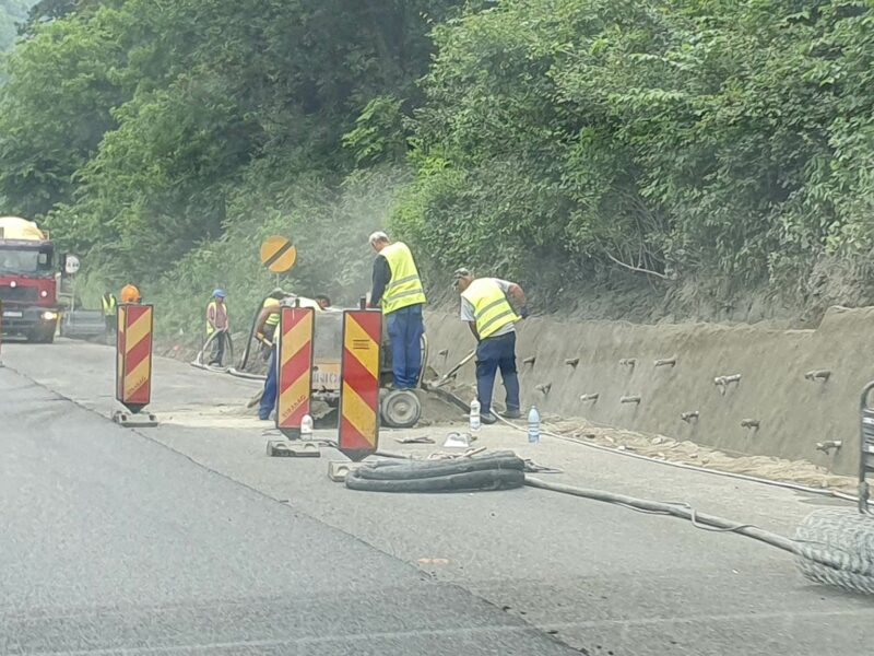 aglomerație pe valea oltului - trafic îngreunat pe dn7 la călimănești