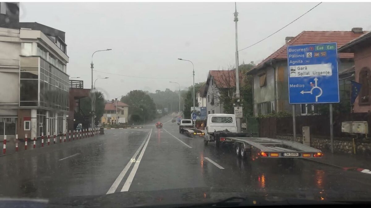 Avertizare meteo: averse, descărcări electrice și grindină în județul Sibiu