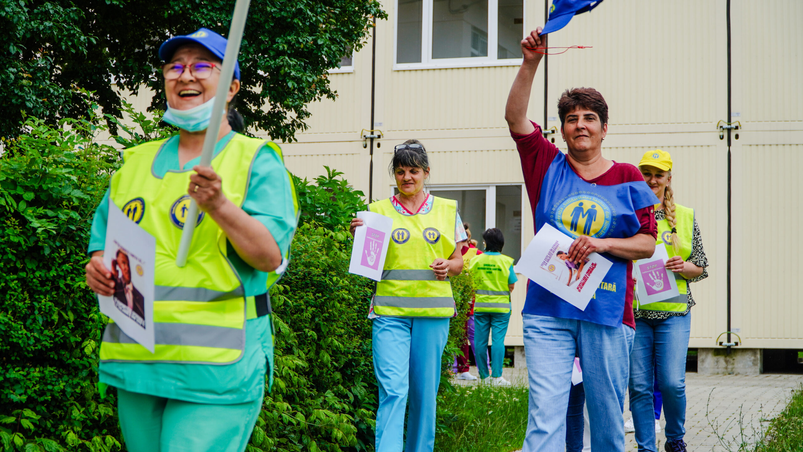 FOTO: Medicii pichetează spitalele din Sibiu - Sindicaliștii amenință cu greva generală