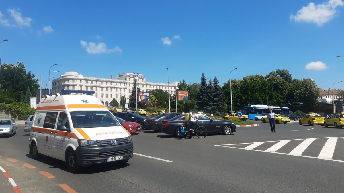 video foto: taximetriștii din sibiu protestează împotriva bolt și uber - trafic blocat în zona ramada