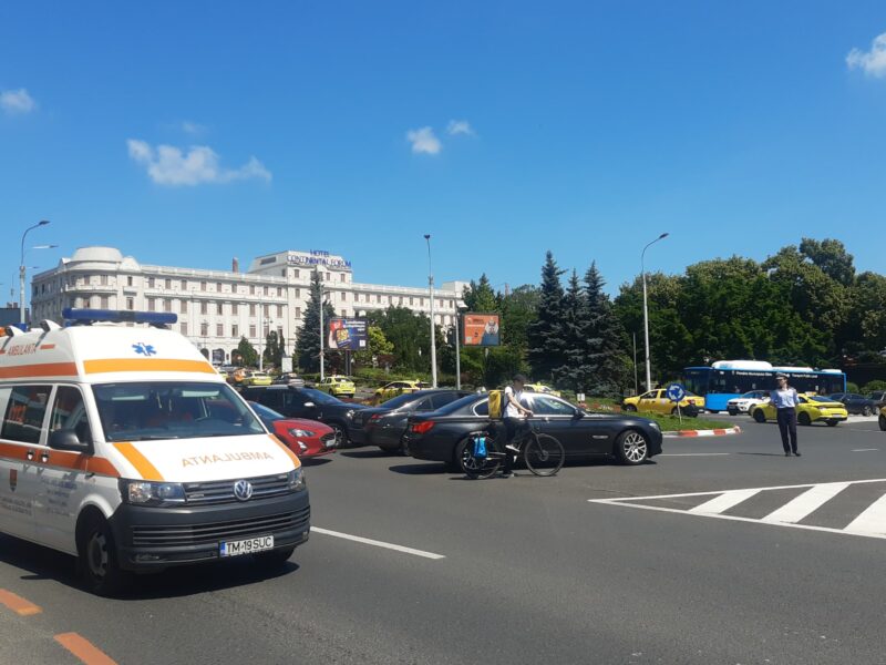 video foto: taximetriștii din sibiu protestează împotriva bolt și uber - trafic blocat în zona ramada