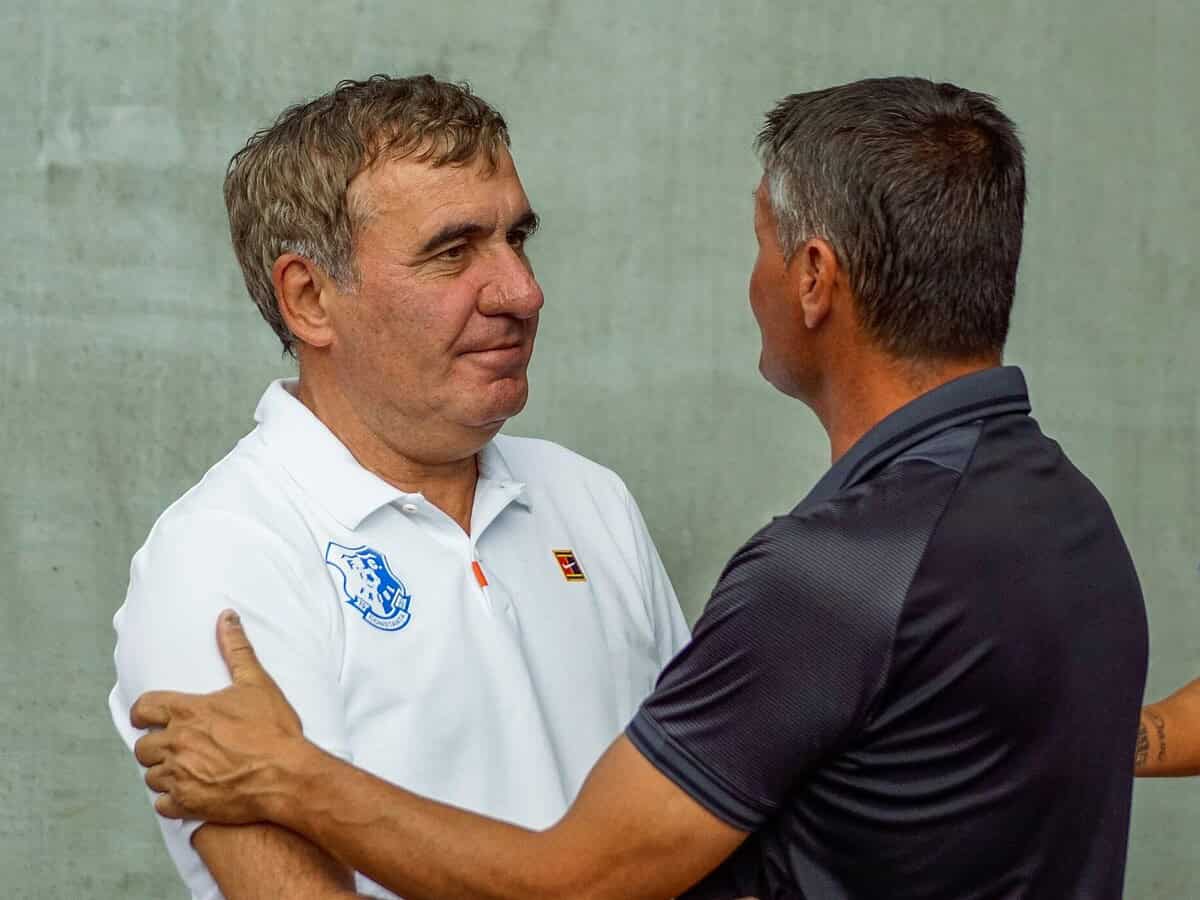 hagi decorat cu ordinul național ”steaua româniei”