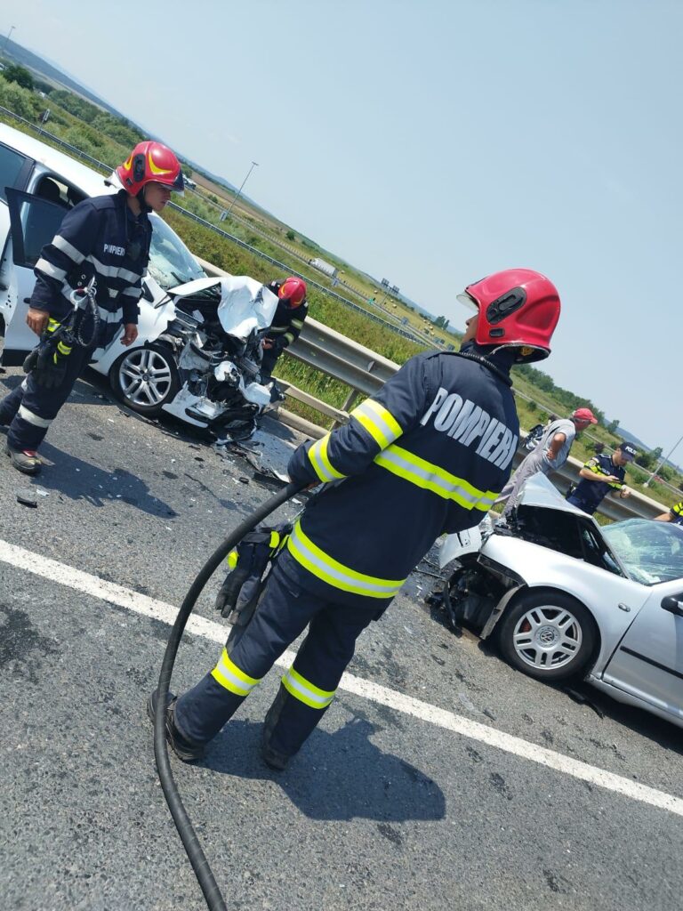 Accident grav la ieșirea de pe A1 în apropiere de Șura Mică - Cinci răniți dintre care doi copii, duși la spital