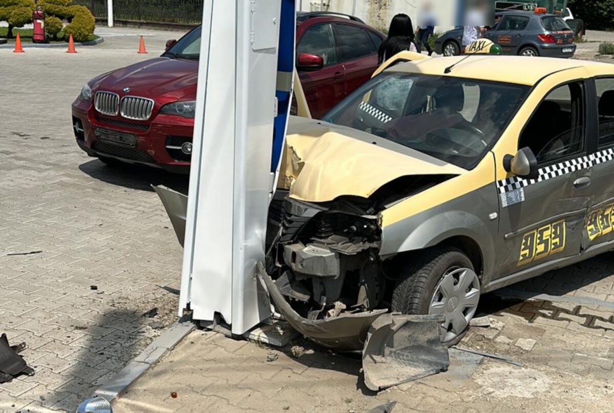 Accident pe Șoseaua Sibiului din Mediaș - Femeie rănită, transportată la spital