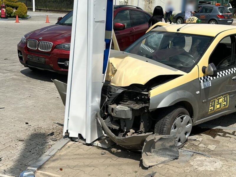 accident pe șoseaua sibiului din mediaș - femeie rănită, transportată la spital