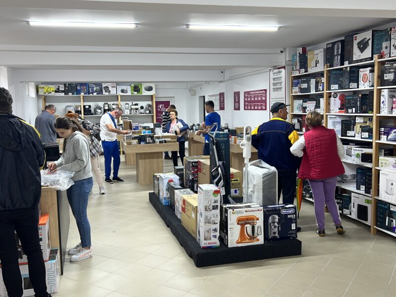 S-a deschis primul magazin cu produse de pe Amazon din Sibiu - Reduceri mari la Casa Plus Retail pe Calea Turnișorului 116