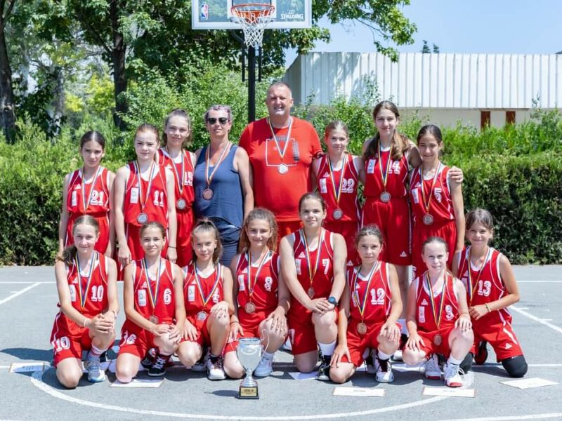 Performanță bună pentru CSS Sibiu U12 - Locul trei la Campionatul Național de baschet feminin