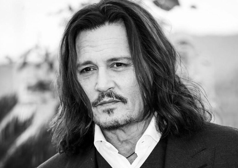 johnny depp găsit inconștient în camera de hotel din budapesta. concertul trupei sale, hollywood vampires, anulat