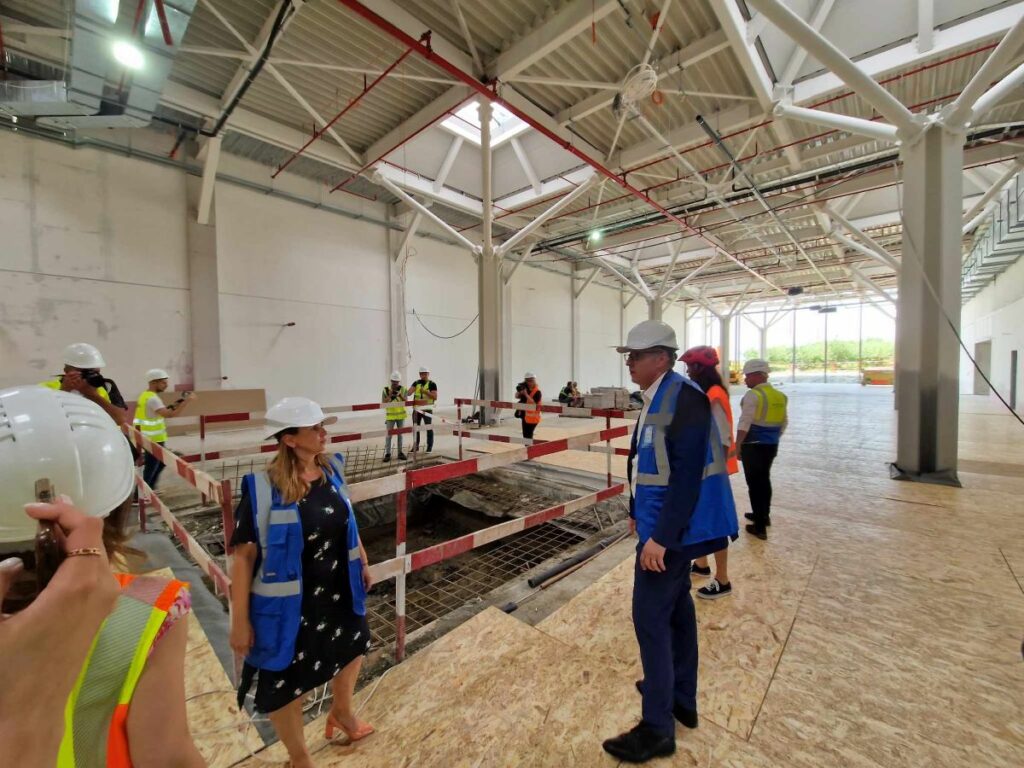 FOTO - Lucrările la noul terminal de la Aeroportul Sibiu au trecut de jumătate - Constructor: ”Suntem în grafic și cu execuția. Se muncește 24 din 24”