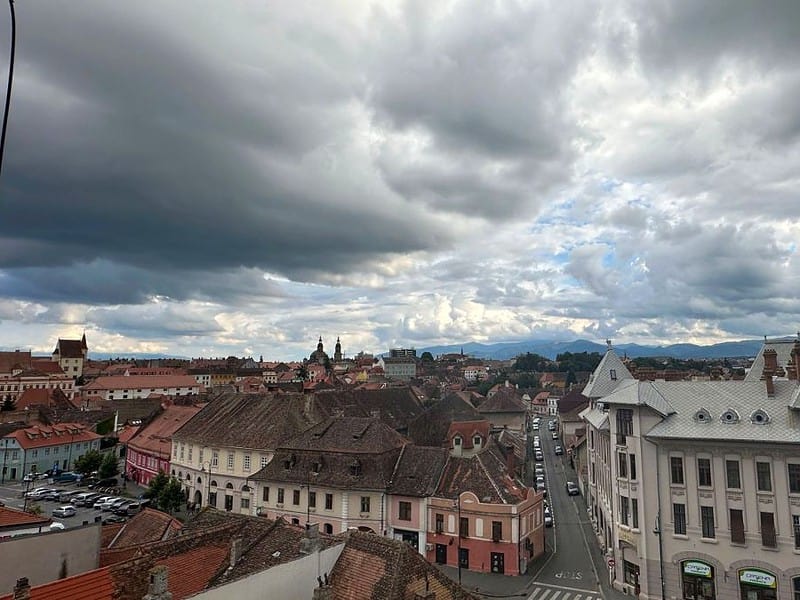 prognoza meteo: o săptămână cu vreme schimbătoare, cu șanse crescute de precipitații