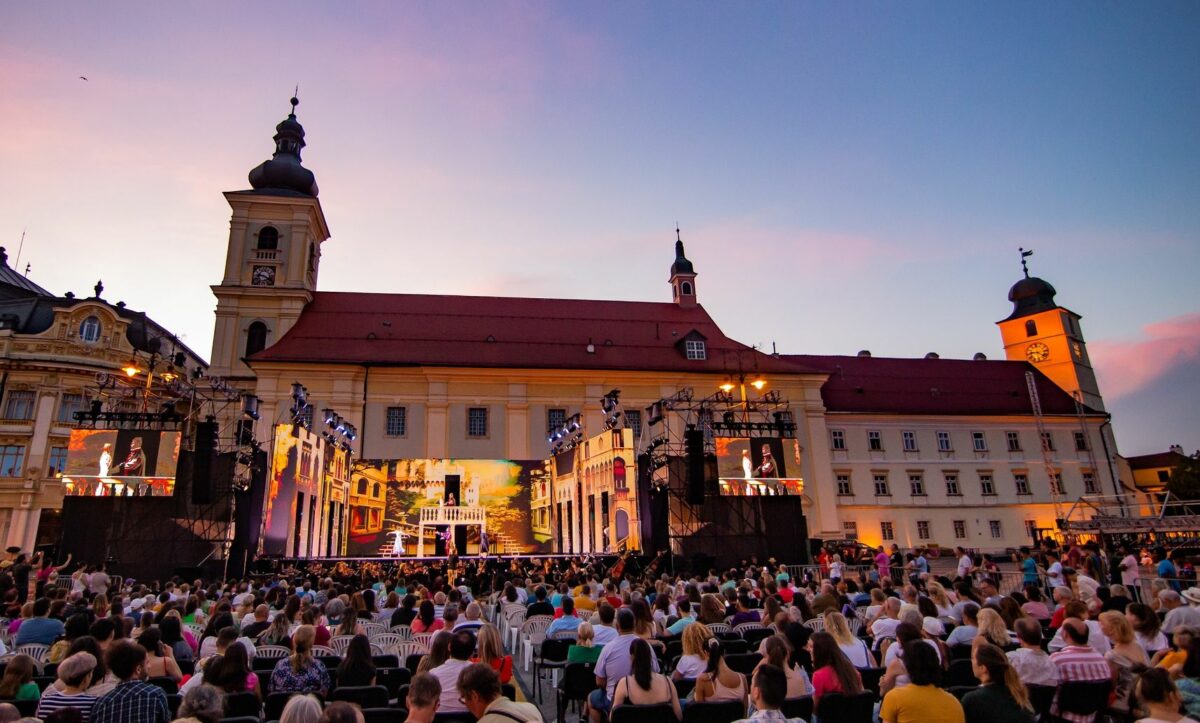 teatrul de balet bate obrazul câtorva muzicieni de la filarmonica sibiu. ovidiu dragoman: ”gest lipsit de profesionalism. au adus prejudicii de imagine”