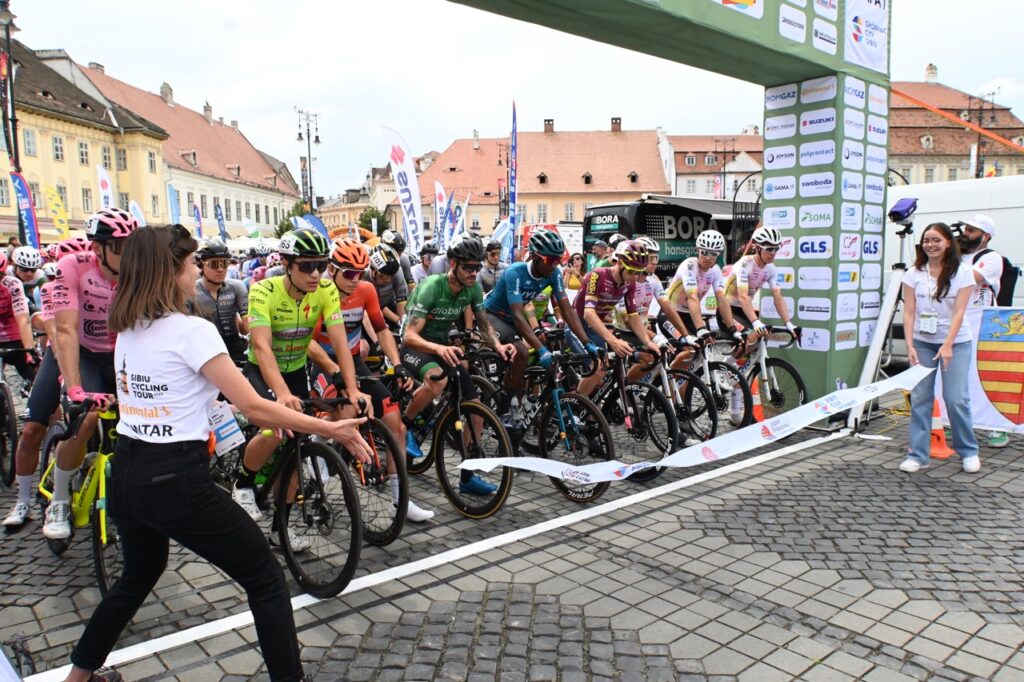 Pedalare în Inima Transilvaniei: Start în Turul Ciclist al Sibiului 2023 - Galerie Foto si LIVE