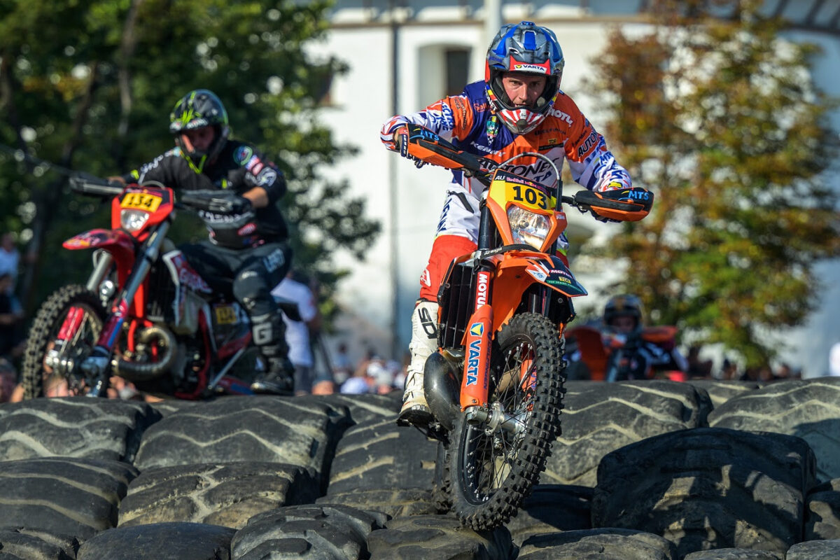 Începe Red Bull Romaniacs - Concurenți din 55 de țări prezenți la Sibiu la cel mai dur hard enduro din lume