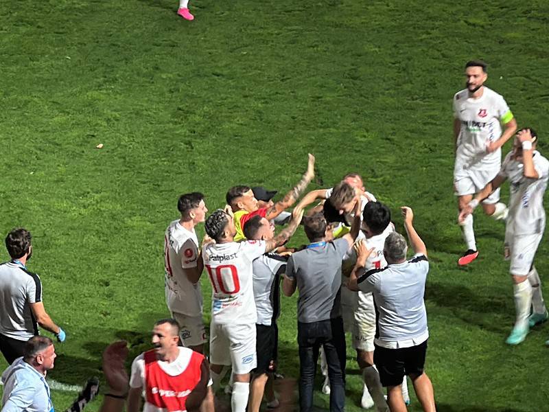 sibiul egalează pe u cluj în prelungiri - gol fabulos pentru oroian (video)