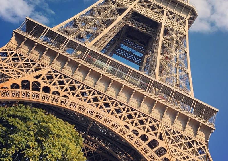 amenințare cu bombă la turnul eiffel