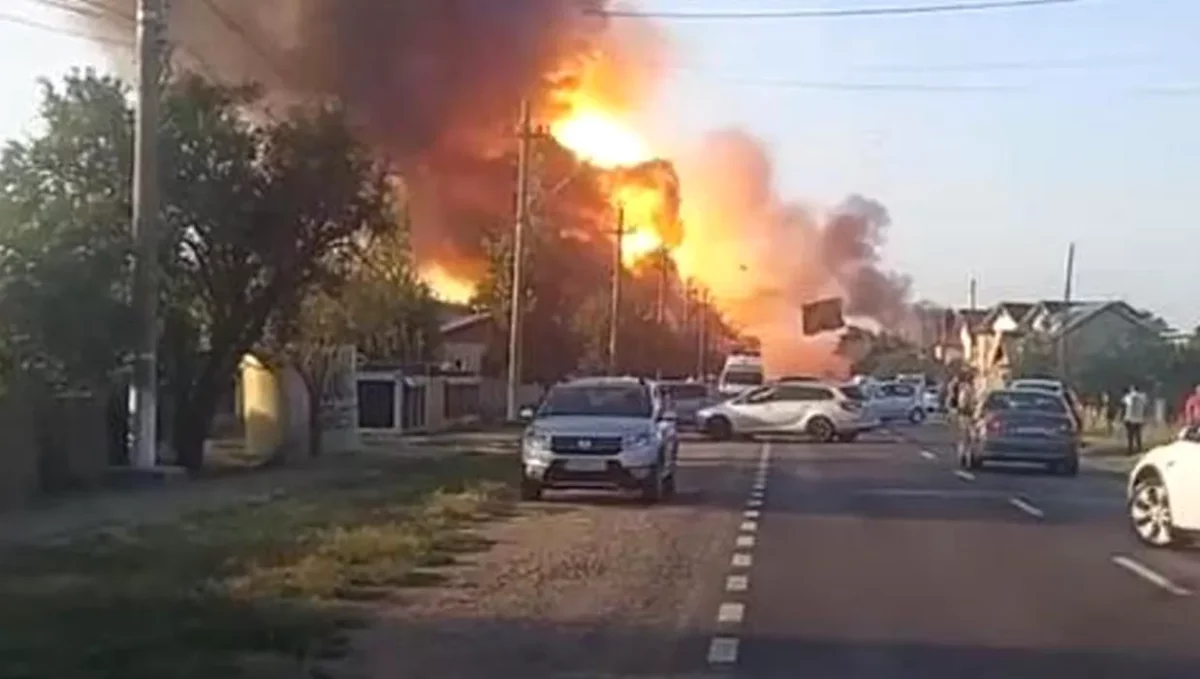 UPDATE - Un mort și 55 de răniți după explozia unei stații GPL. Peste 3000 de oameni evacuați! (video)