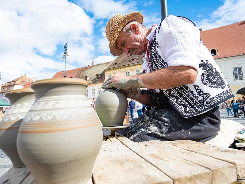 weekend cu multe evenimente la sibiu. nu ratați târgul olarilor, rafting la porumbacu și noaptea muzeelor la sate