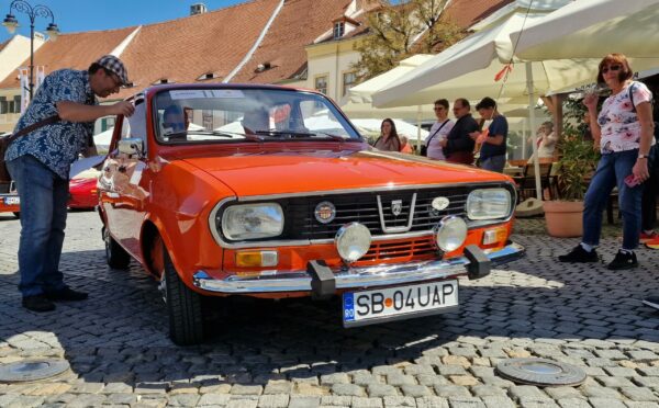 EXCLUSIV Ford-ul unui sibian, vedetă la raliul Transylvania Classic. Maşina are aproape un secol (video foto)