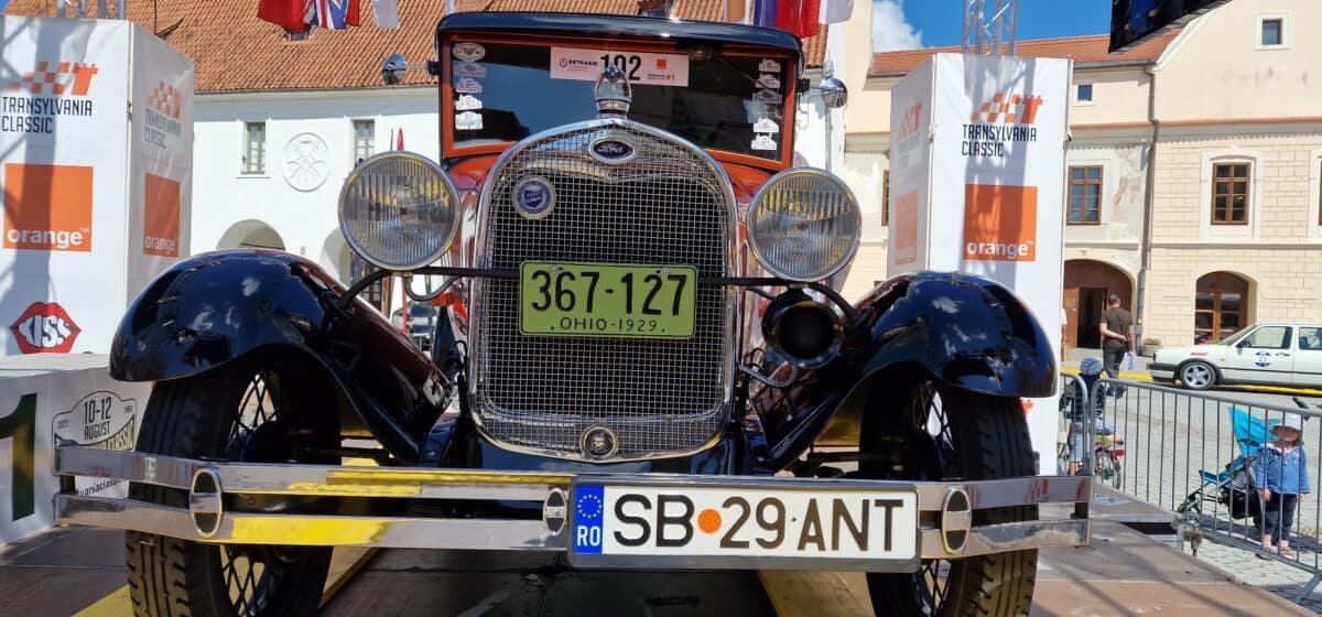 EXCLUSIV Ford-ul unui sibian, vedetă la raliul Transylvania Classic. Maşina are aproape un secol (video foto)